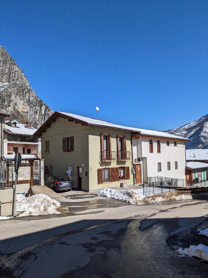 Хостел Constancia Trattoria Вальдиери Экстерьер фото